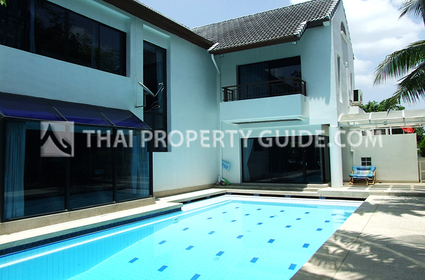 House with Private Pool in Nichada Thani 